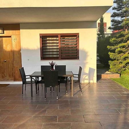 Modern 5-Bedroom Villa With Pool Montequinto Экстерьер фото