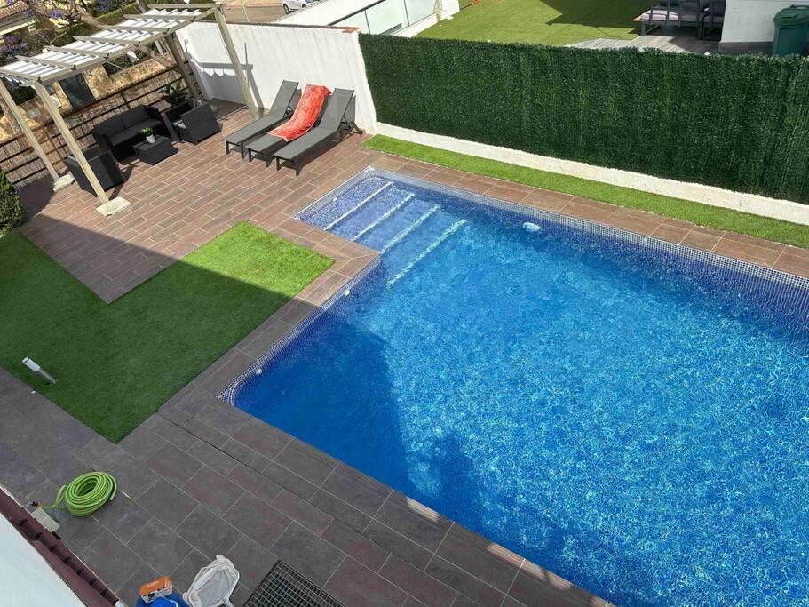 Modern 5-Bedroom Villa With Pool Montequinto Экстерьер фото